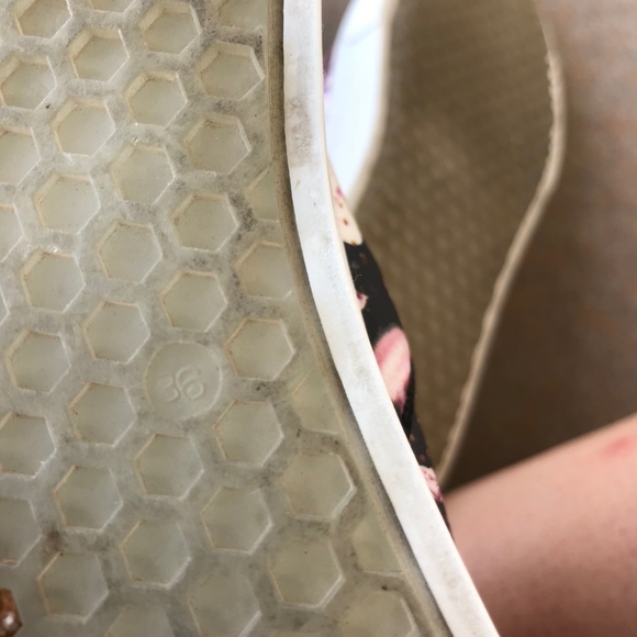 Schutz Rosa Floral-Print Slip-On Sneakers - Picture 6 of 7